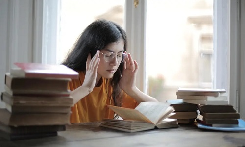 眼睛干如何补水？